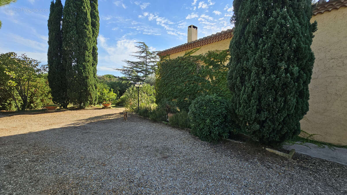 Maison à SAINT-GILLES