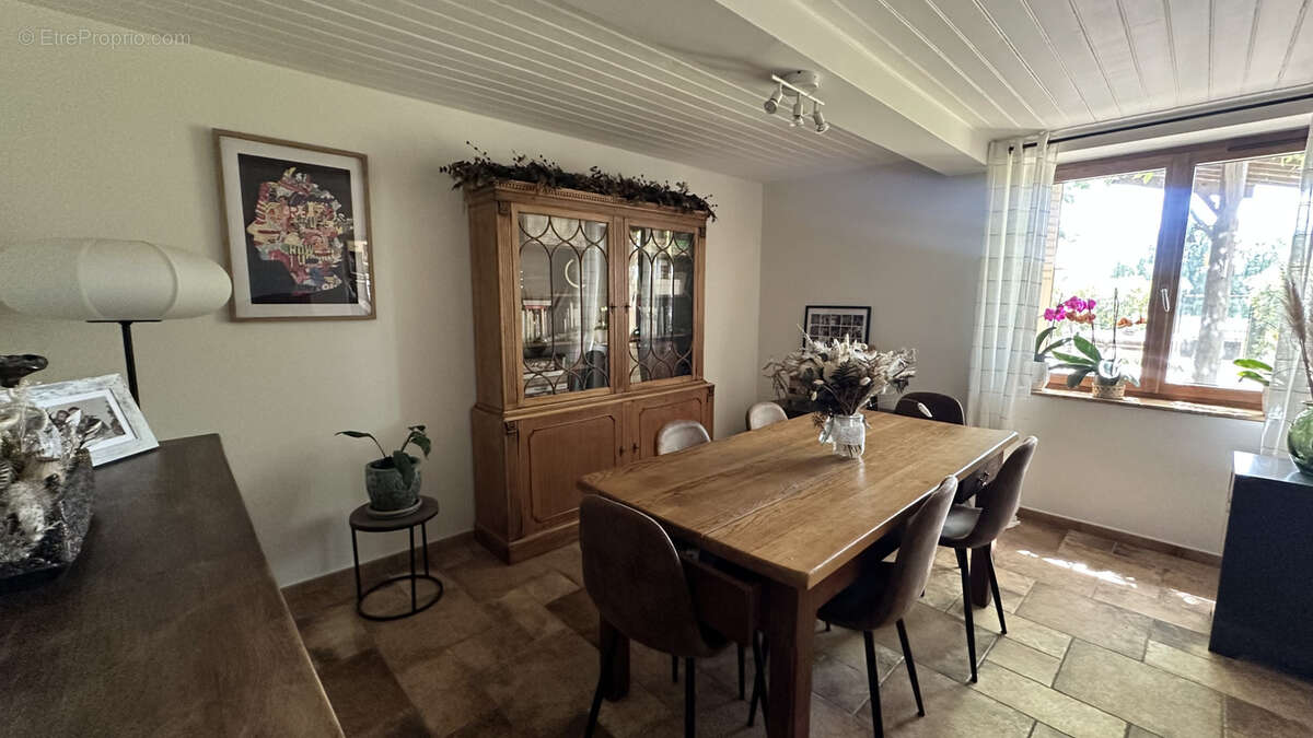 Maison à SERMENTIZON