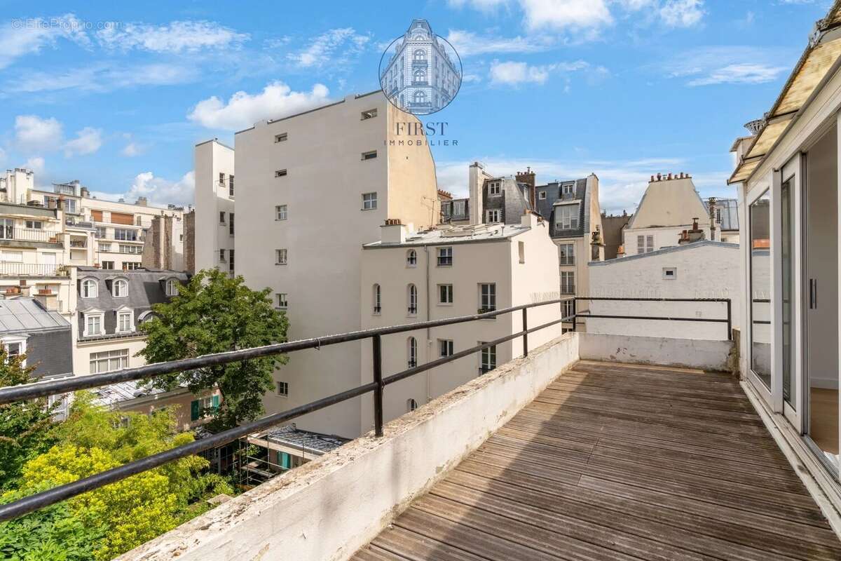 Appartement à PARIS-16E