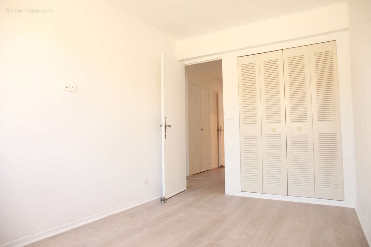 Appartement à MARSEILLE-4E