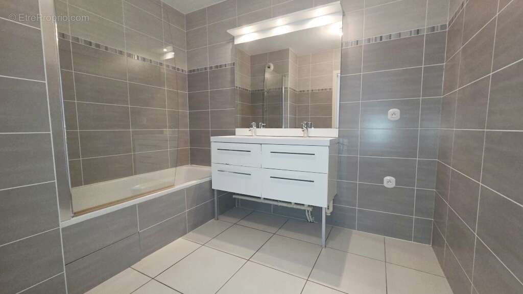 Appartement à SAINT-ISMIER