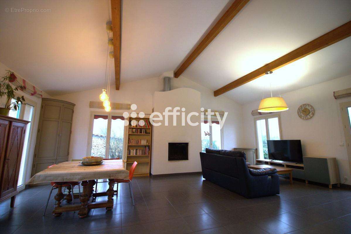 Maison à POUILLY-LE-MONIAL