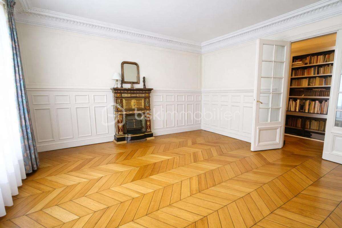 Paris 14ème Alésia dans un immeuble de standing - superbe 5 pièces avec balcons, chambre de service et 2 caves - photo 2