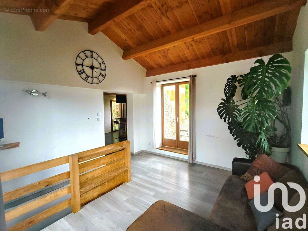Maison 130 m² à Saint-Melany  - photo 9