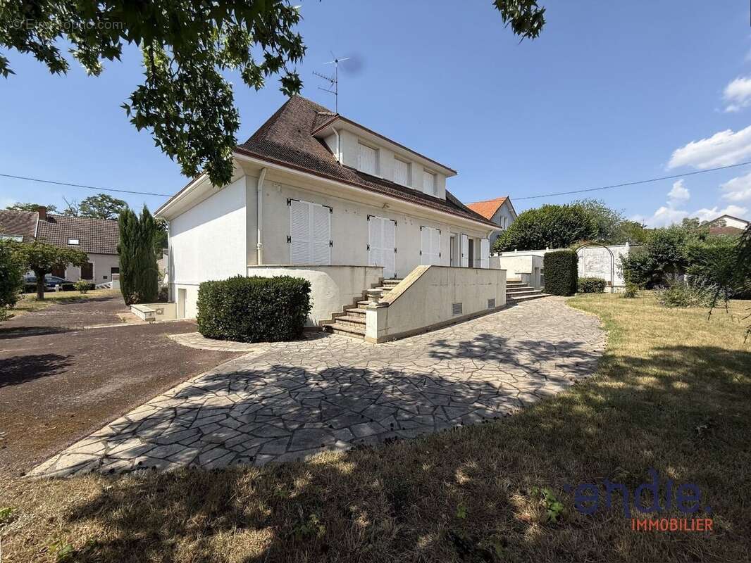 Maison d'architecte 273m3 Dompierre sure besbre - photo 14