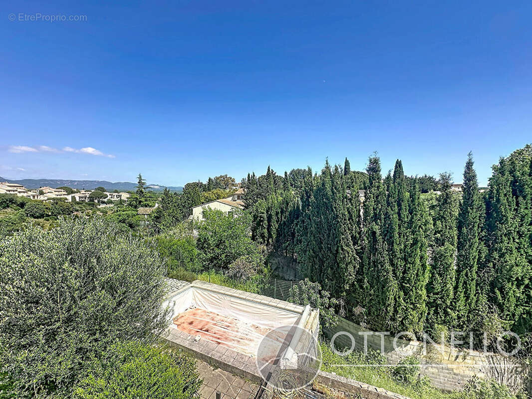 Maison à ROQUEBRUNE-SUR-ARGENS