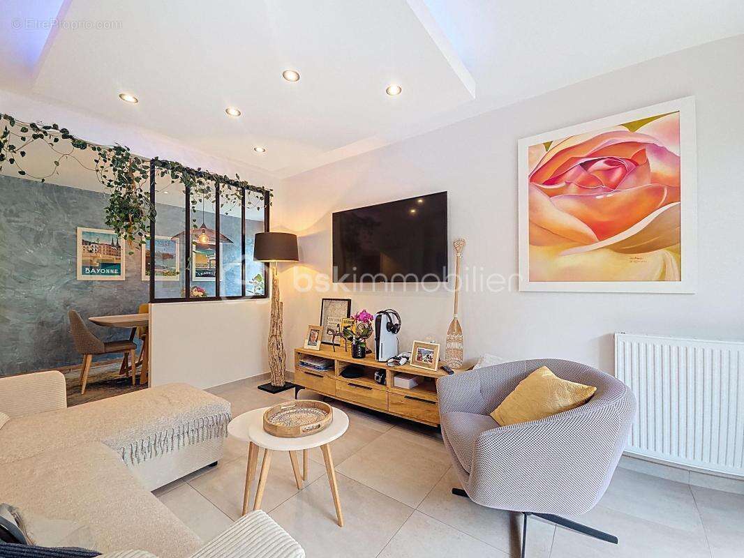 Appartement à EMERAINVILLE