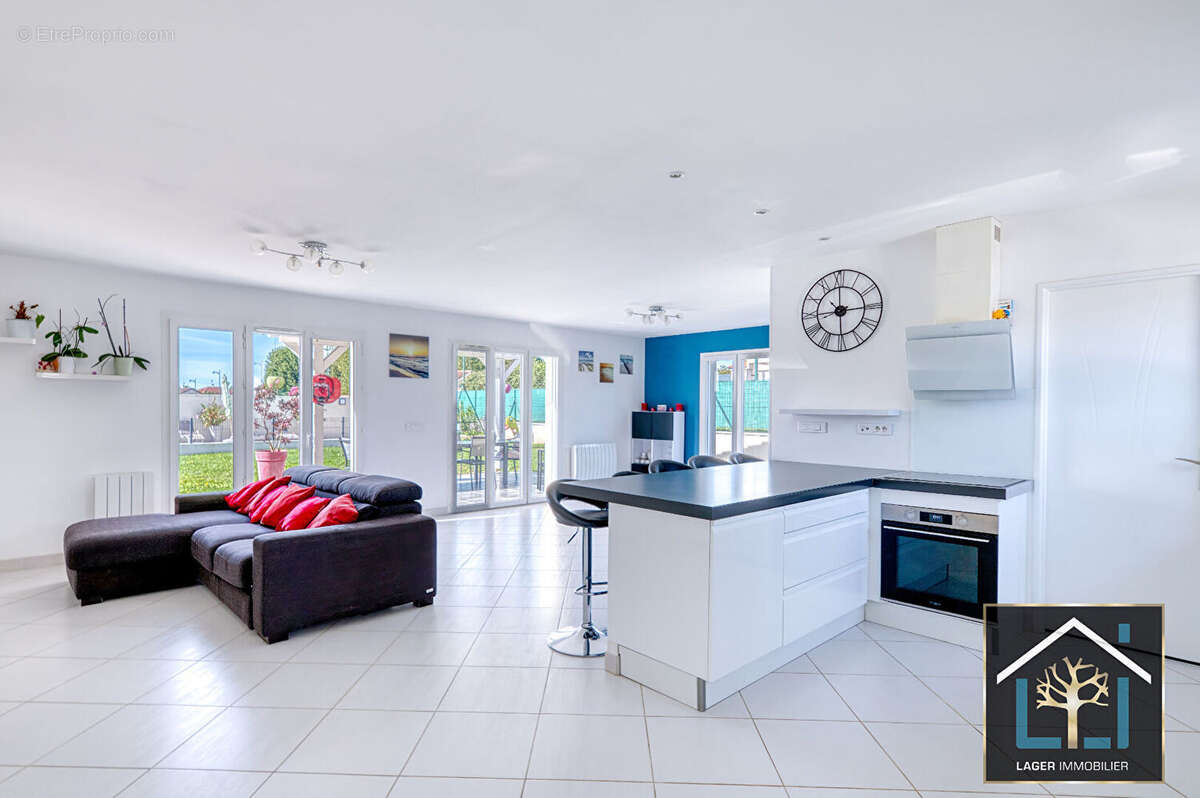 Maison à BOURG-SAINT-CHRISTOPHE