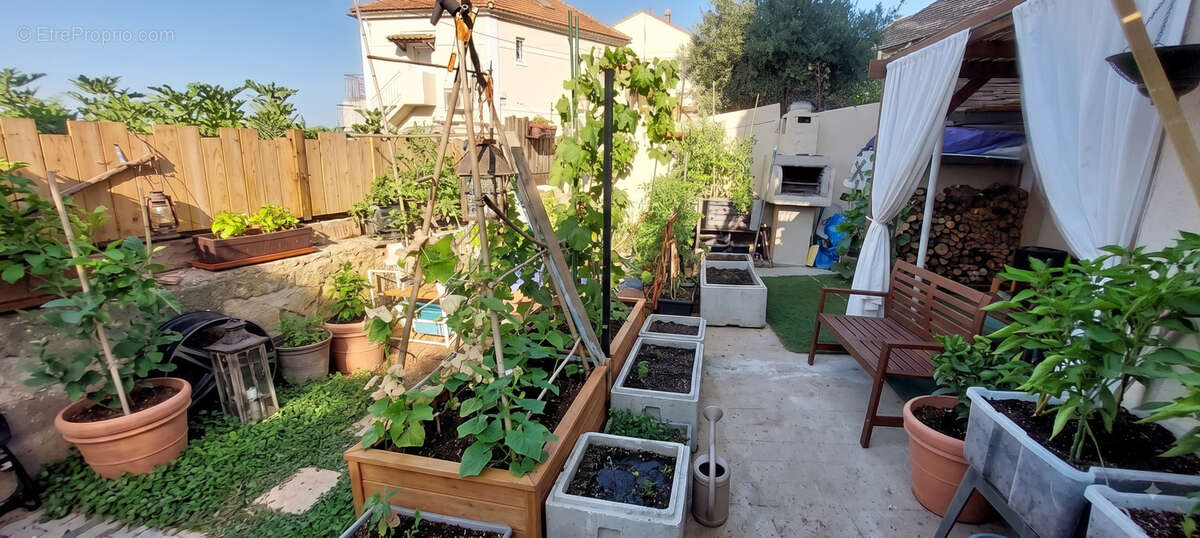 TOULON - Rez de jardin de type 2 - photo 2