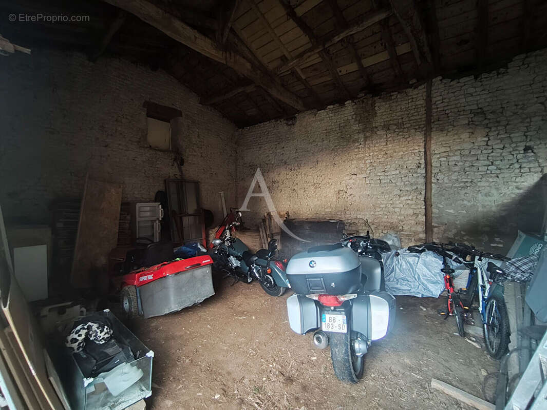 Maison à LOIRE-SUR-NIE