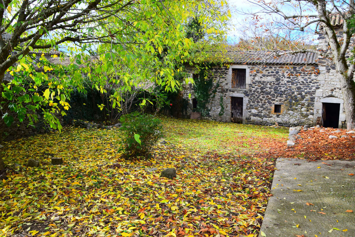 Maison à LAVILLEDIEU