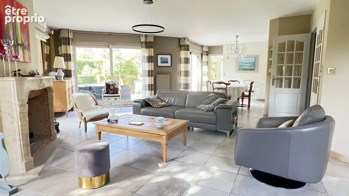 Maison 8 pièces 208 m² à vendre à Hem (59510) - photo 2