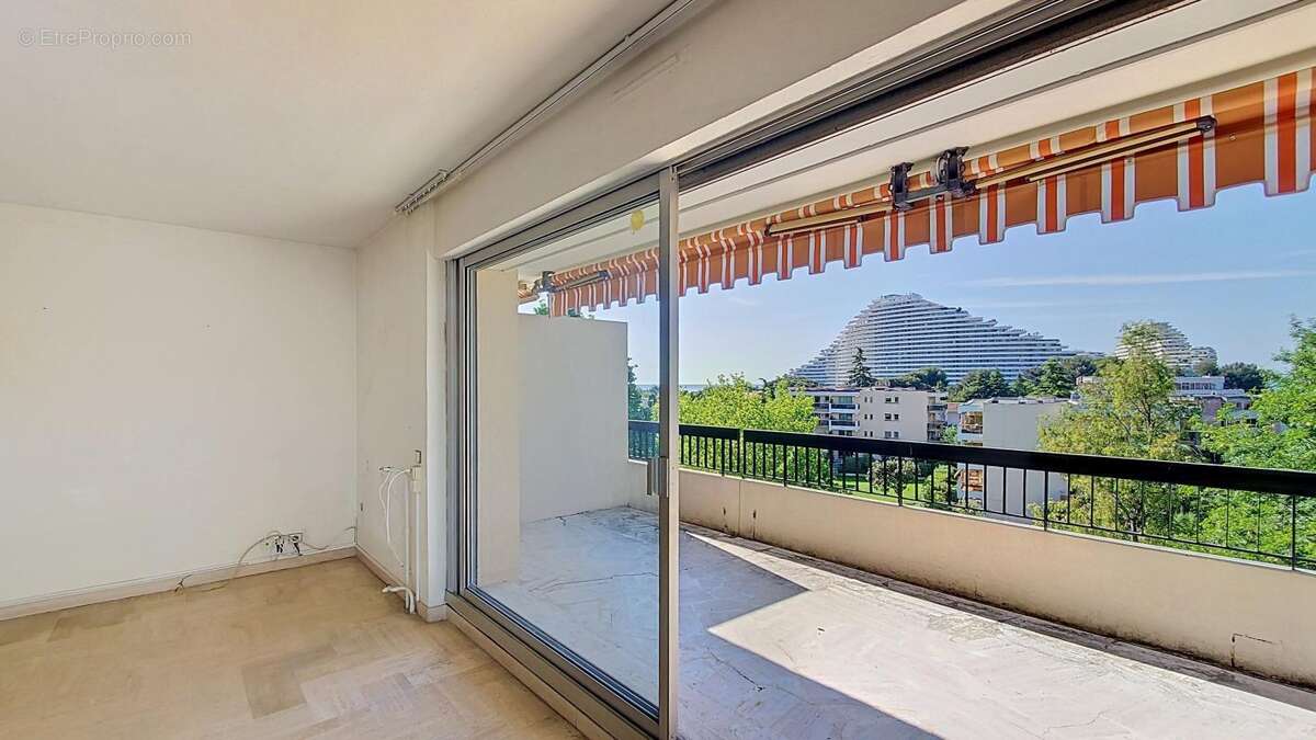 Appartement à VILLENEUVE-LOUBET