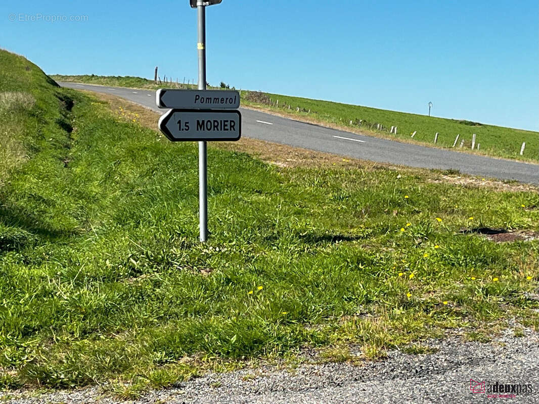 Terrain à SAINT-MAURICE-EN-GOURGOIS