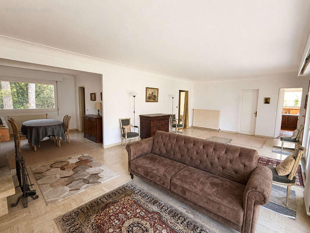 Villa de 216m2 au coeur de La Baule-les-pins. - photo 3