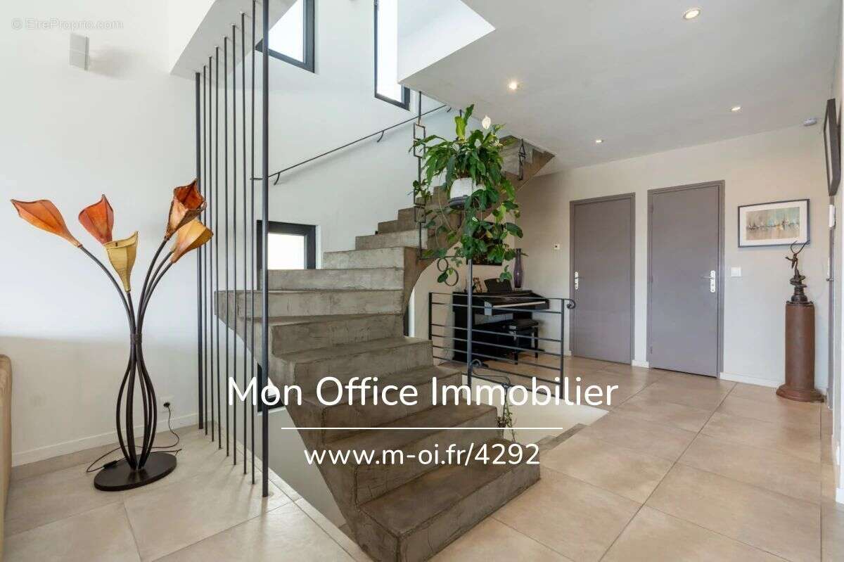 Référence : 6690-SIC. - EXCLUSIVITE Villa loft vue panoramique Saint Raphaël - photo 7