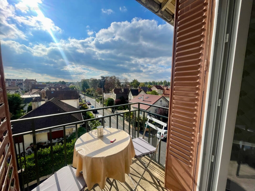 Appartement à SARTROUVILLE