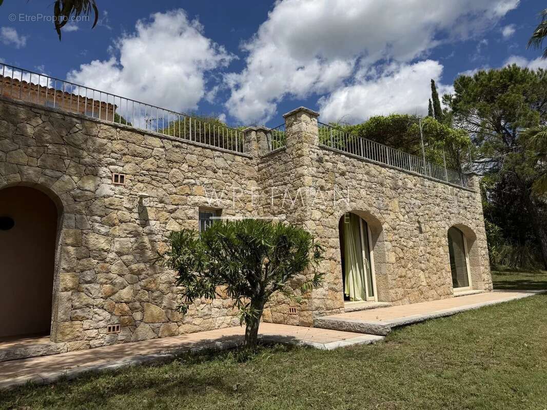Maison à FAYENCE