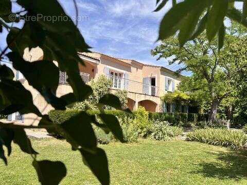 Maison à FONTVIEILLE