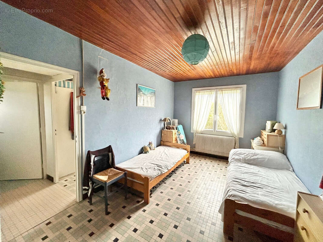 Maison à SAINT-MARTIN-DE-SESCAS