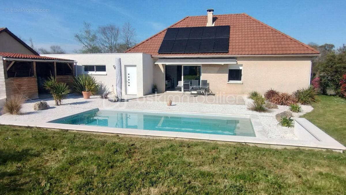 Maison à SERRES-CASTET