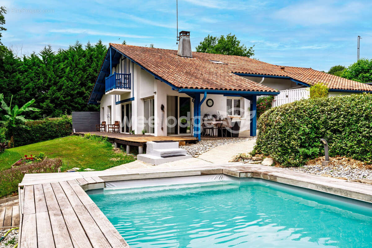Maison à MOUGUERRE
