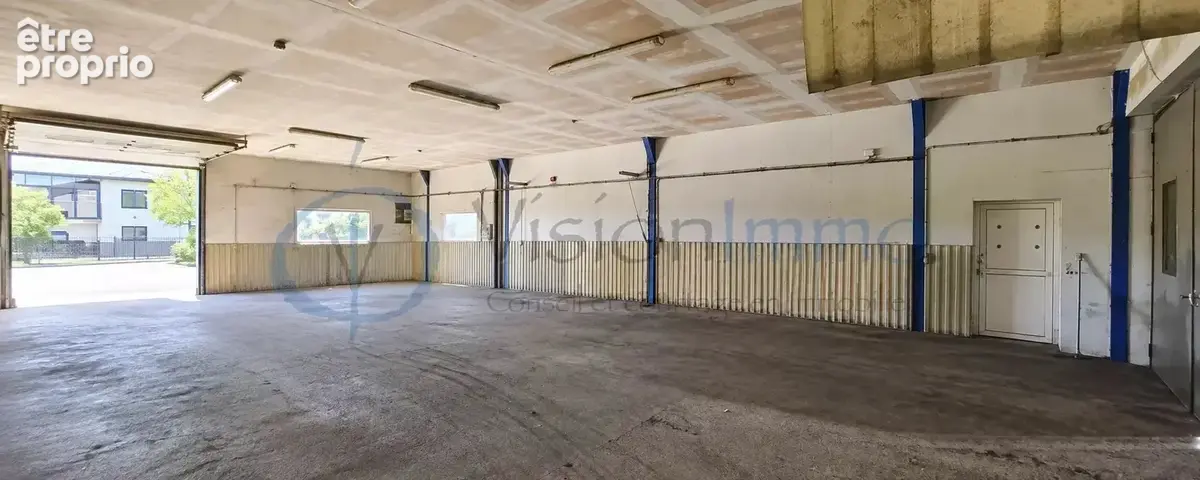Clermont — Bâtiment atelier indépendant à fort potentiel sur 1 417 m² de terrain - photo 2