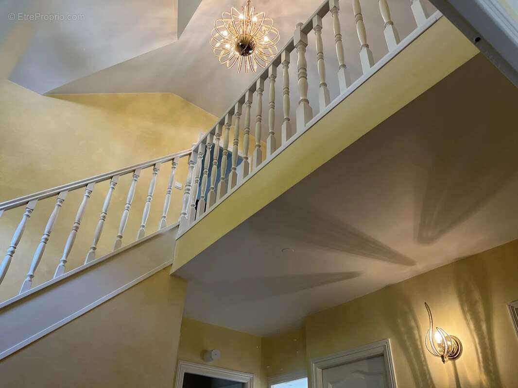 Maison à LES CLAYES-SOUS-BOIS