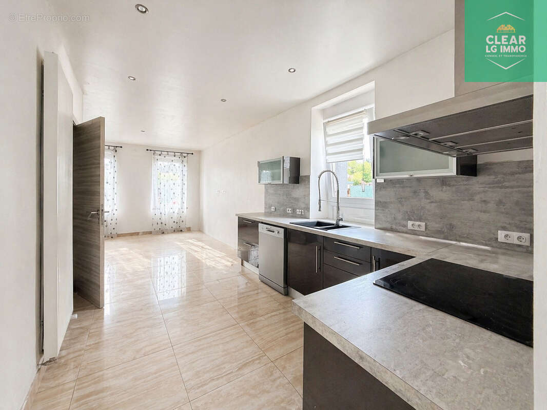 Maison à AUDUN-LE-ROMAN