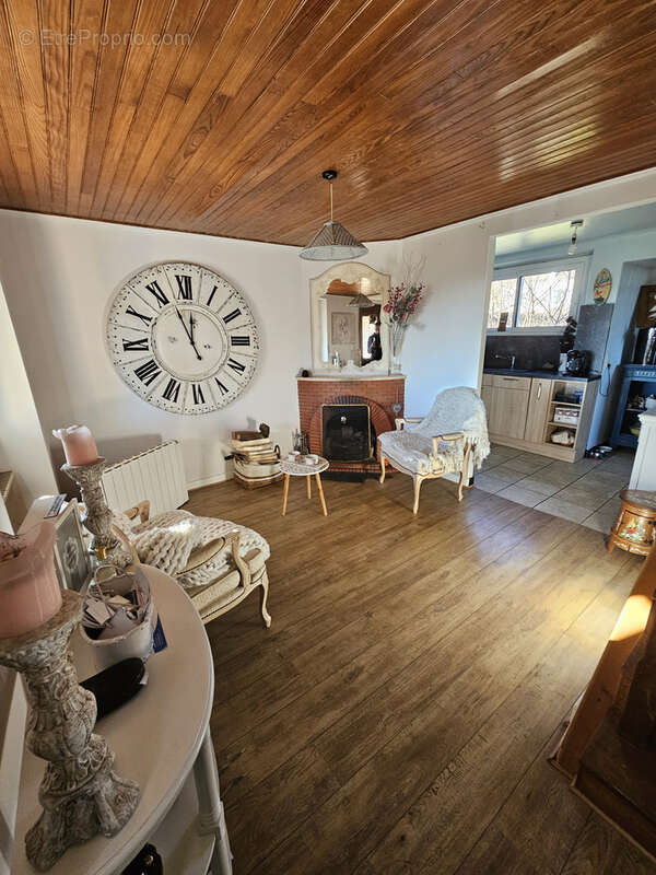 Maison à SAINT-SOZY