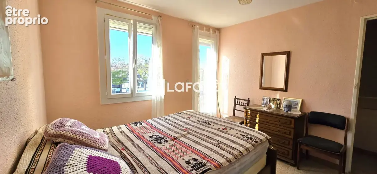 Maison 4 chambres - Jardin, place de parking et Garage - photo 6