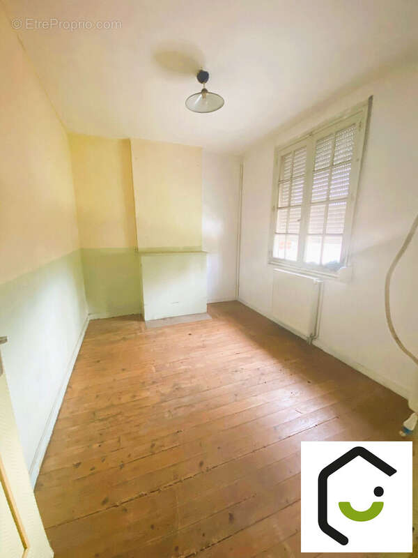 chambre - Maison à ROSIERES-EN-SANTERRE