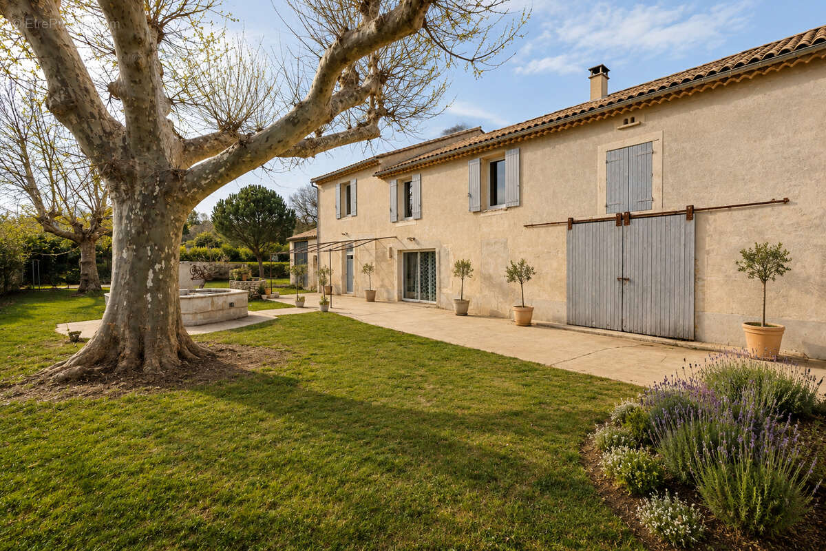 Mas en pierre avec salle de réception 240 m² . Gîtes .Mariages . Entre Uzès et Orange - photo 2