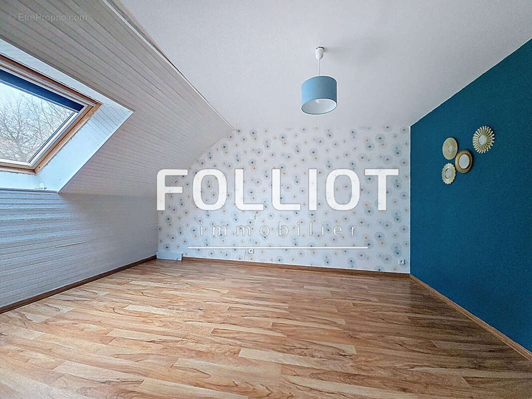 Maison à FOLLIGNY