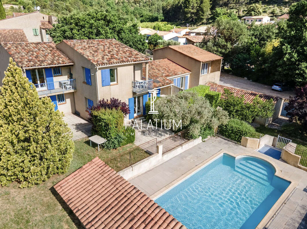 Appartement à GREOUX-LES-BAINS