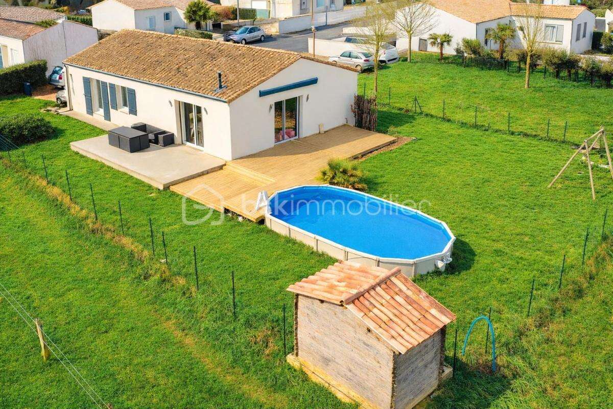 Maison à PONT-L'ABBE-D'ARNOULT