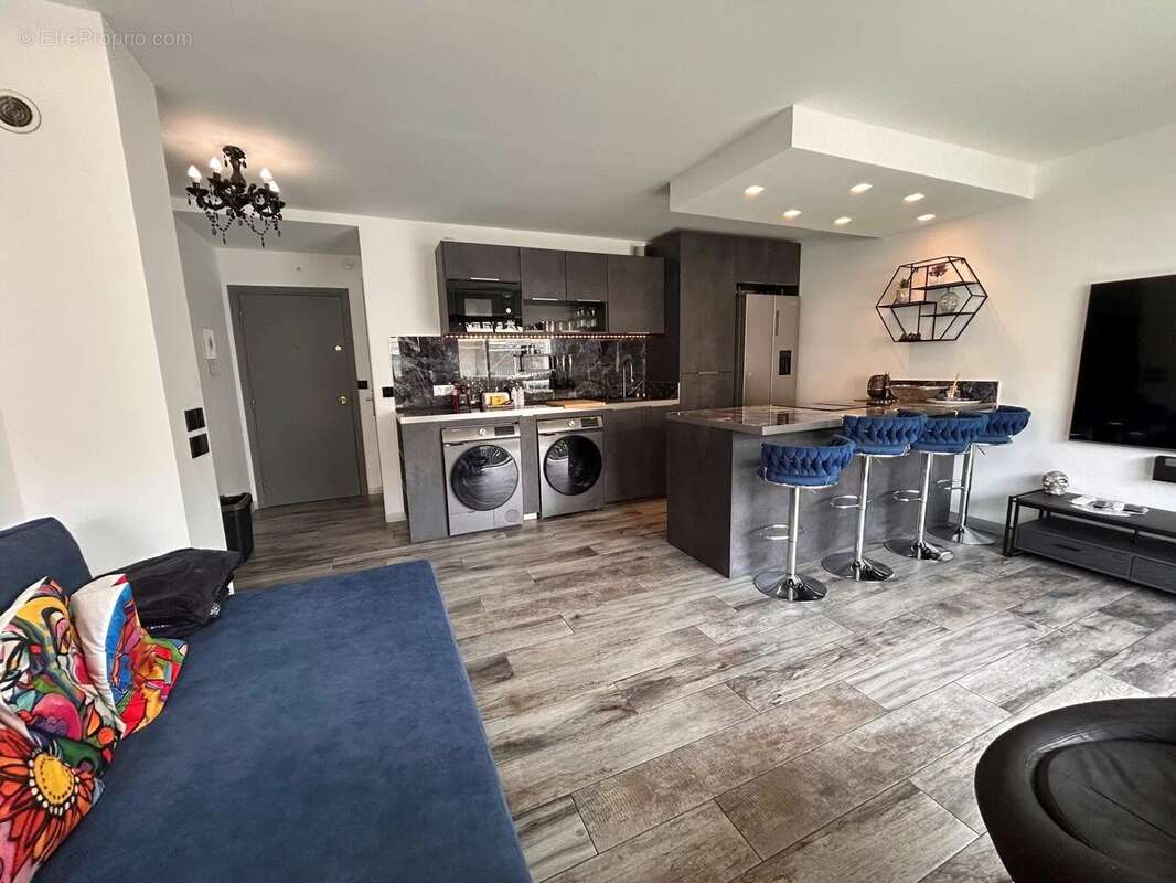Appartement à VALLAURIS