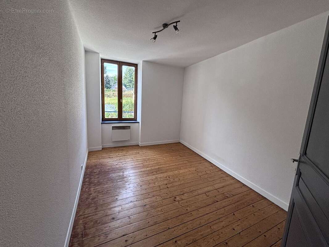 Appartement à PORT-SUR-SAONE