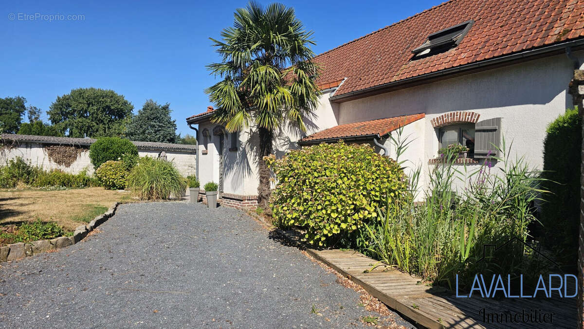 Maison 5 pièces 139 m² à vendre à Rainneville (80260) - photo 3