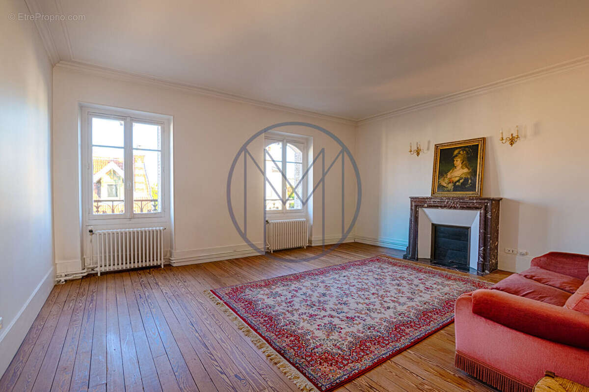 Maison à VERSAILLES