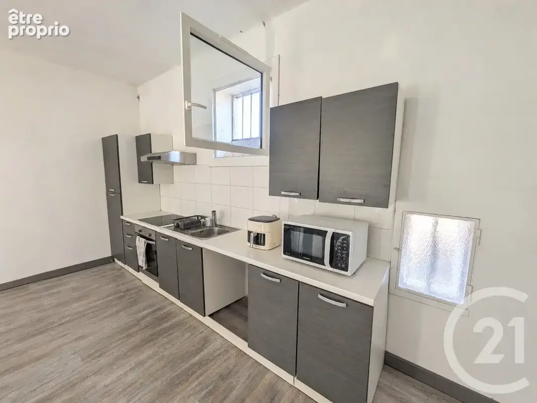 Appartement 3 pièces 67 m² à vendre à Toulon (83100) - photo 2