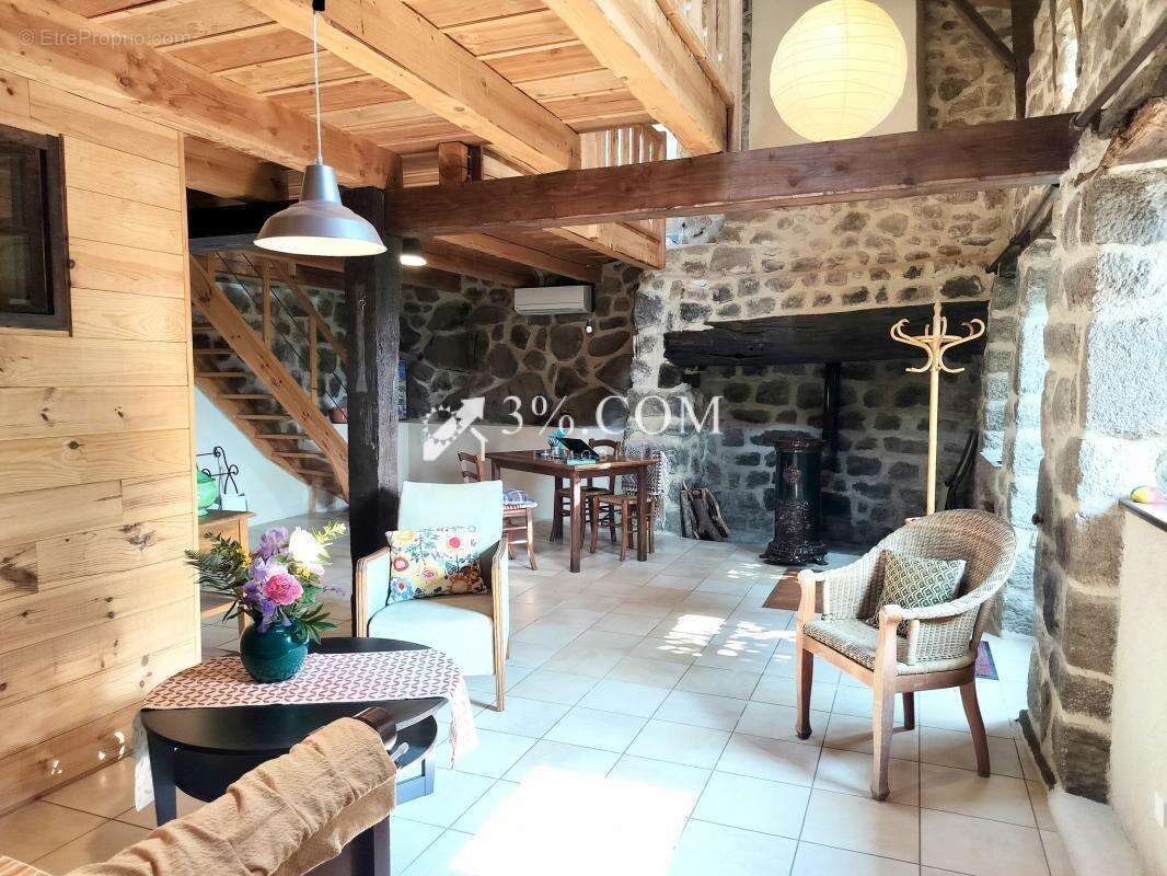 Maison à SAINT-GENEST-LACHAMP