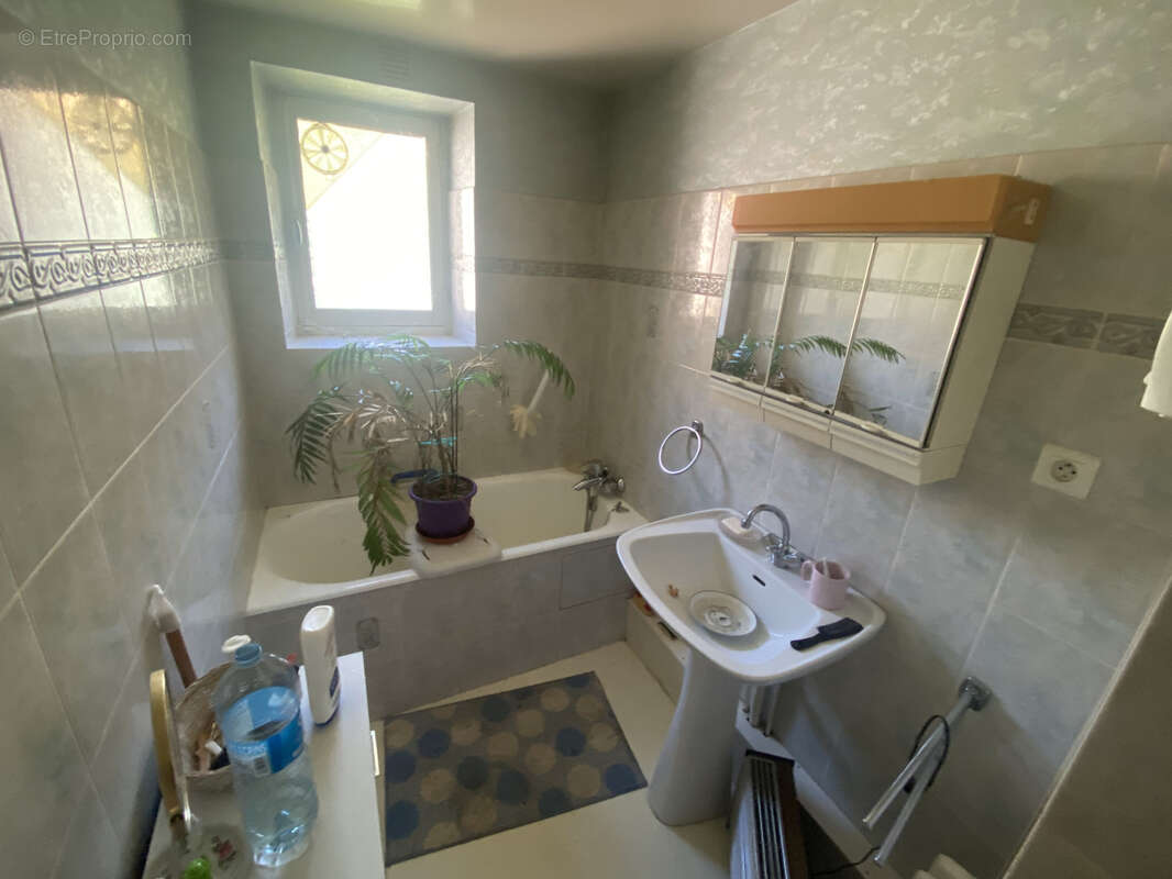 Maison à SAINT-CHAMANT