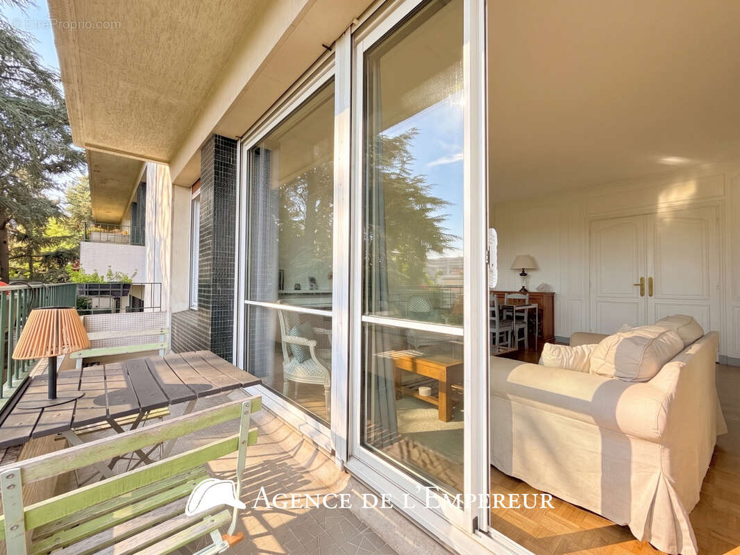 Appartement à SURESNES