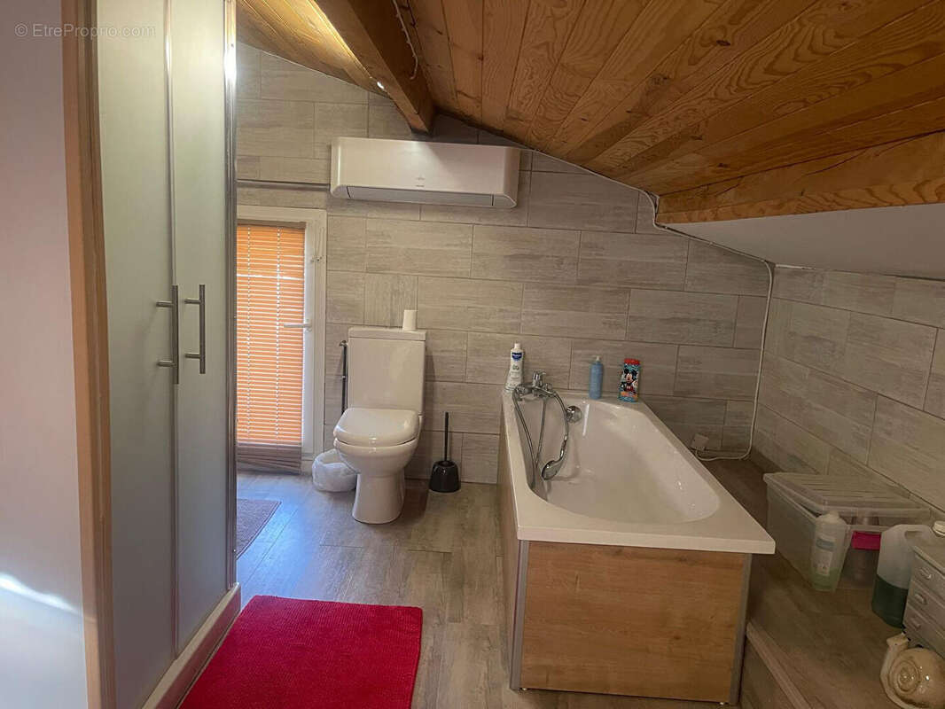 Autre à CHATEAUNEUF-DE-GADAGNE