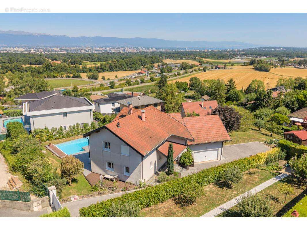 Maison 213 m² à Bossey  - photo 4