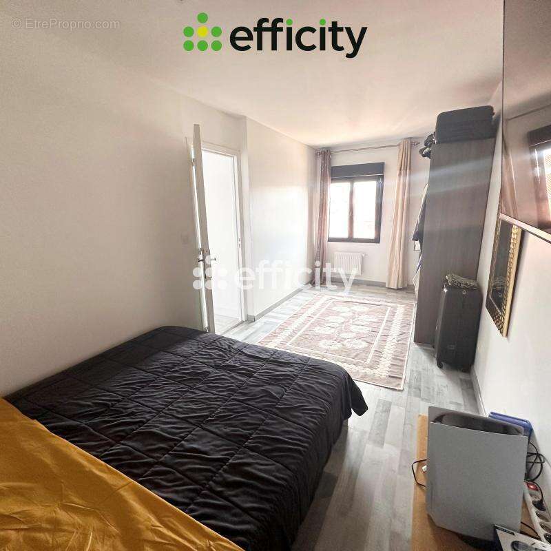 Maison à VAULX-EN-VELIN