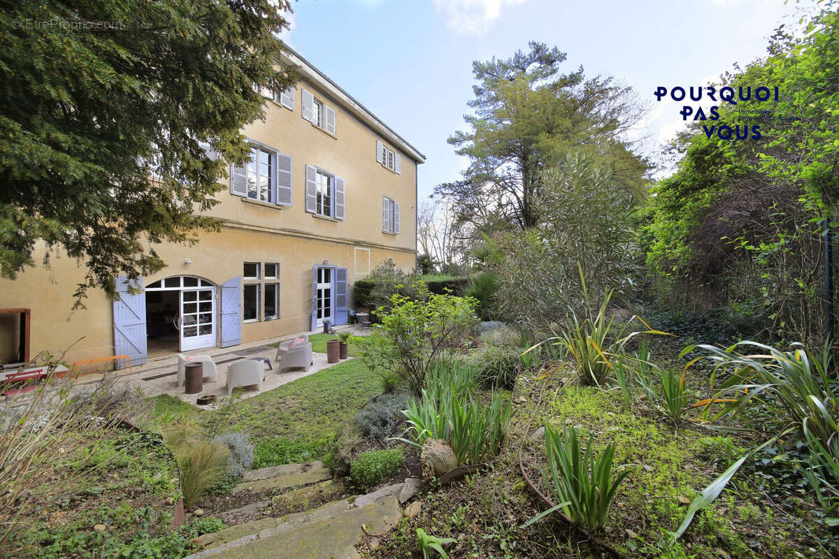 Autre à SAINT-GENIS-LAVAL