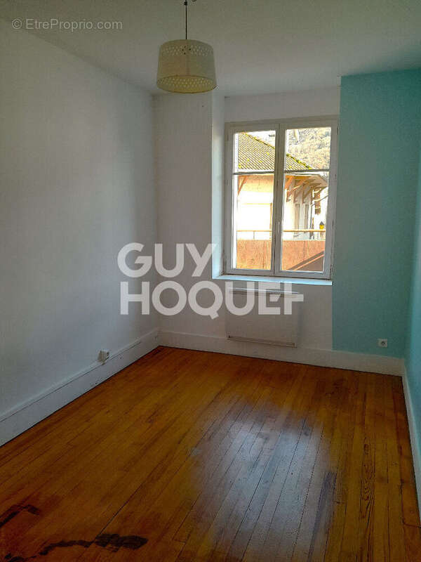 Appartement à CHAVANNES-SUR-SURAN