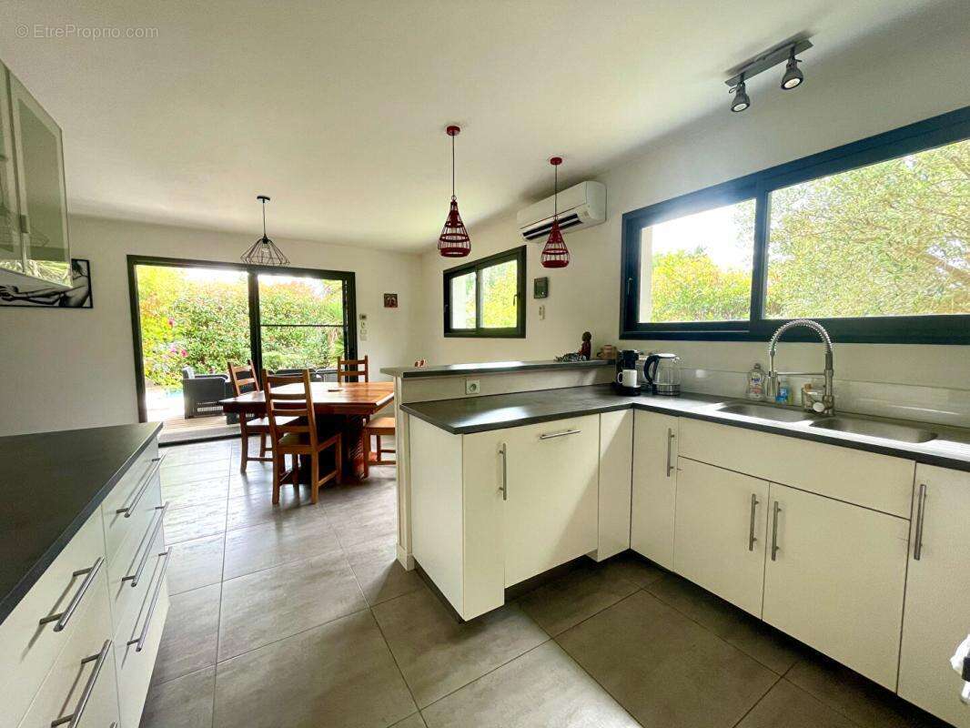 Maison Contemporaine Saint Jean D Illac 4 pièce(s) 119 m2 - photo 6